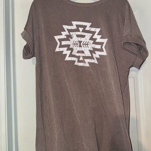 HEIMISH USA Brown and White Geometric Short Sleeve Top